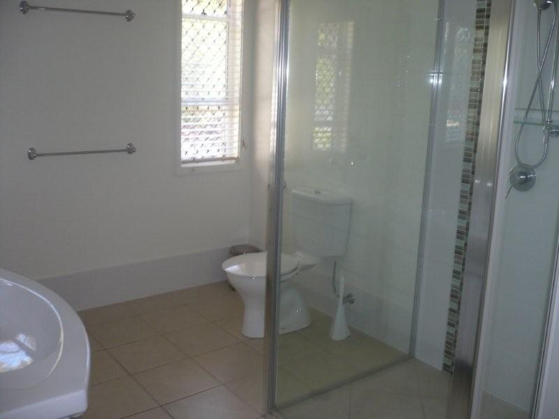 16 Cumming Parade, Point Lookout QLD 4183