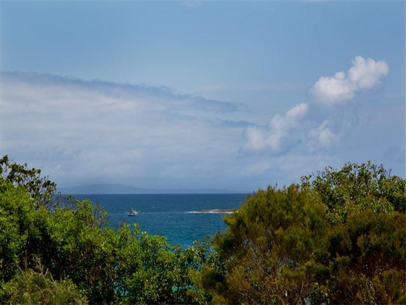 158 Dickson Way, Point Lookout QLD 4183