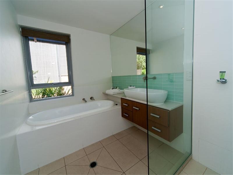 158 Dickson Way, Point Lookout QLD 4183