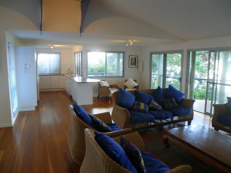 81 Tramican Street, Point Lookout QLD 4183