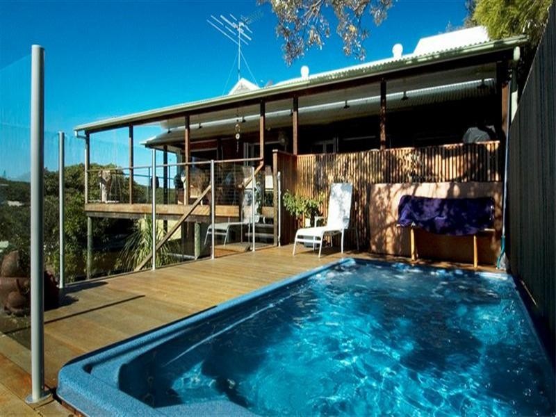 41 Cumming Parade, Point Lookout QLD 4183