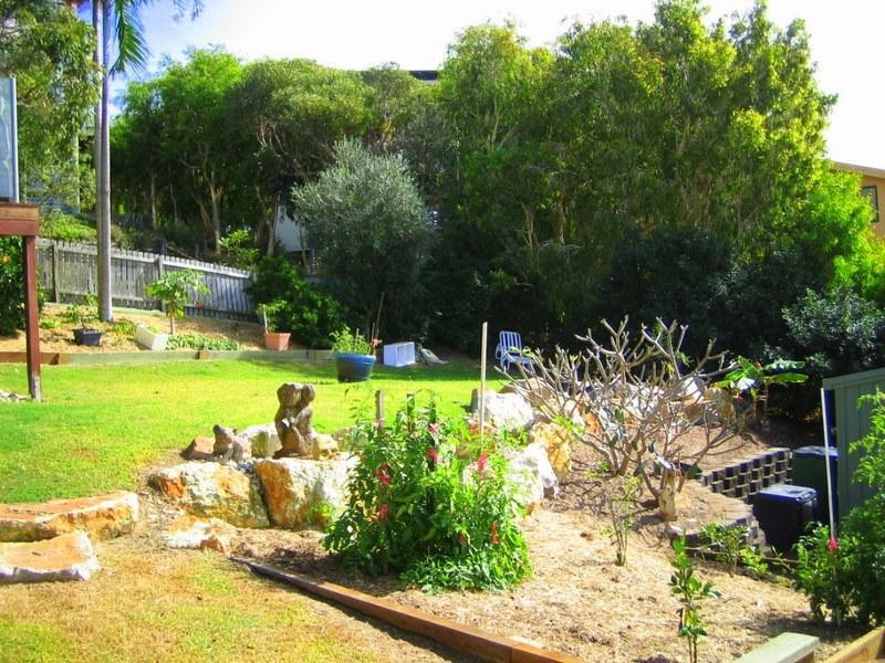 41 Cumming Parade, Point Lookout QLD 4183