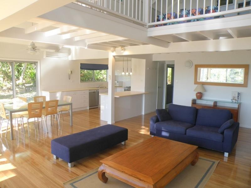 3 Donohue Street, Point Lookout QLD 4183