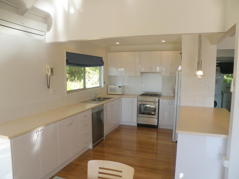 3 Donohue Street, Point Lookout QLD 4183