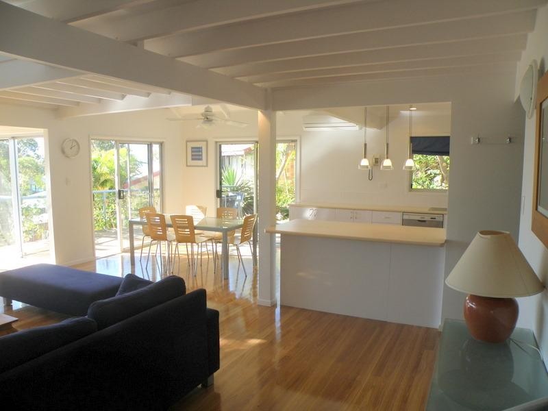 3 Donohue Street, Point Lookout QLD 4183