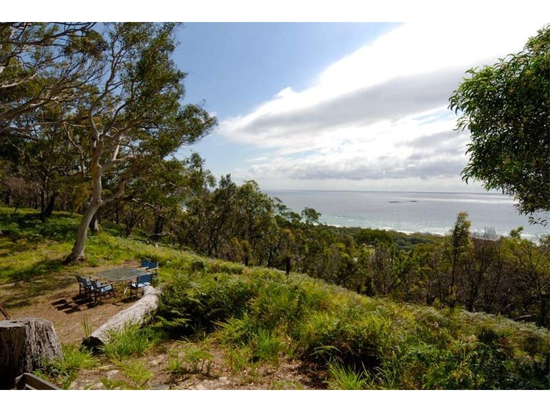 105 Tramican Street, Point Lookout QLD 4183