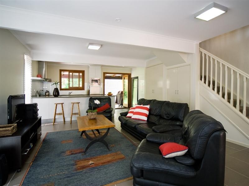 2/3 Prosperity Street, Point Lookout QLD 4183