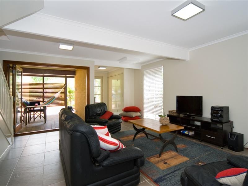 2/3 Prosperity Street, Point Lookout QLD 4183