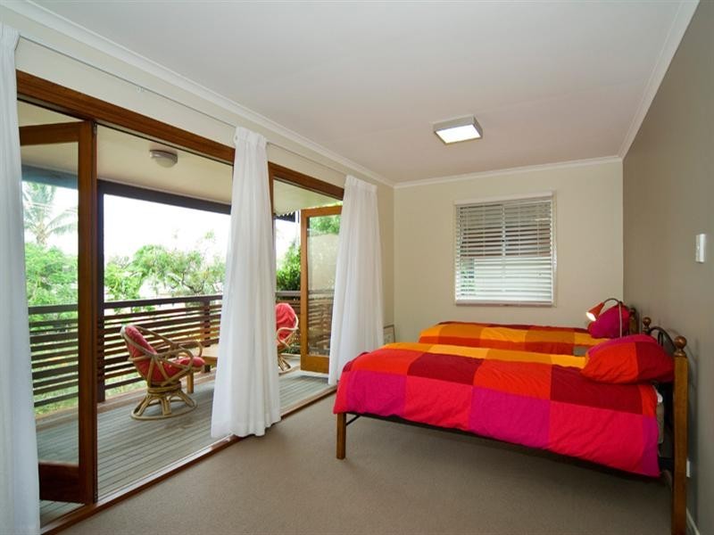 2/3 Prosperity Street, Point Lookout QLD 4183