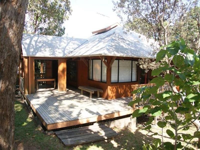 3 Bimba Street, Point Lookout QLD 4183