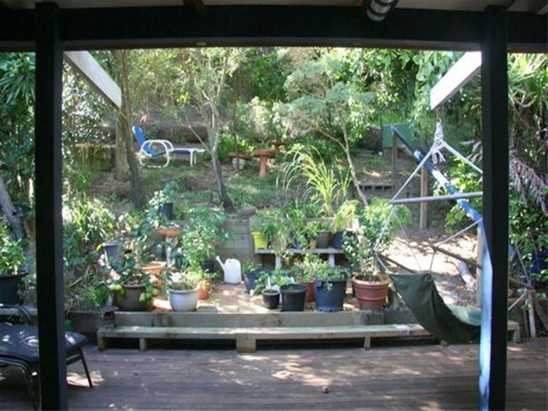 16 Samarinda Way, Point Lookout QLD 4183