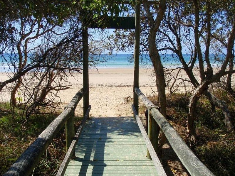 112 Dickson Way, Point Lookout QLD 4183