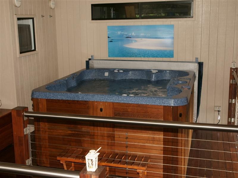 28 Tramican Street, Point Lookout QLD 4183