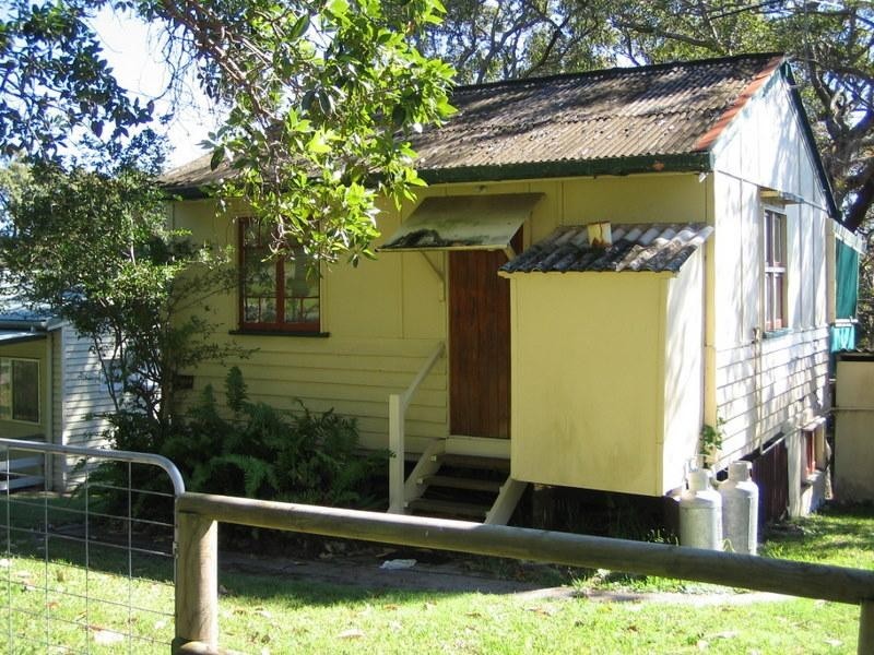 5 Gindarra Street, Point Lookout QLD 4183