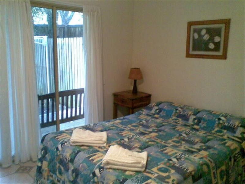 21 Cumming Parade, Point Lookout QLD 4183