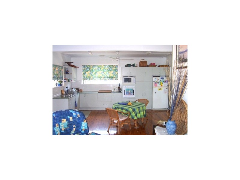 4 Oxley Parade, Dunwich QLD 4183