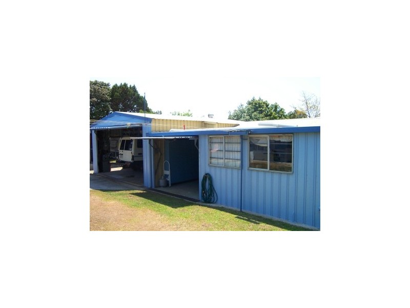 4 Oxley Parade, Dunwich QLD 4183