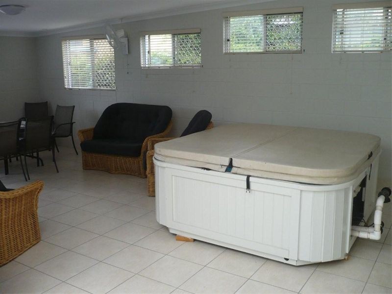 4 Oxley Parade, Dunwich QLD 4183