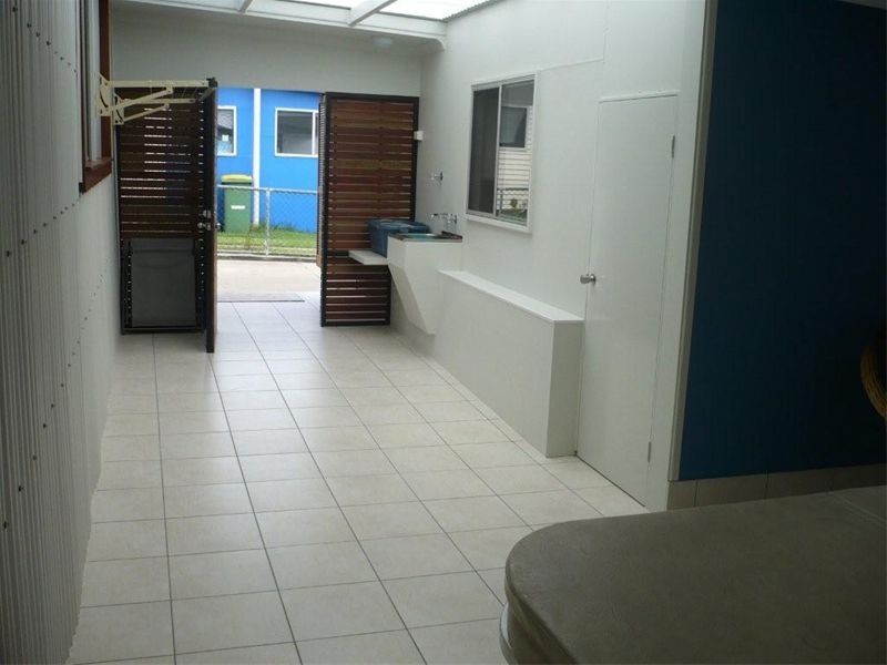 4 Oxley Parade, Dunwich QLD 4183