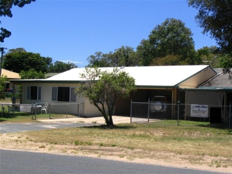 6 Ballow Street, Amity Point QLD 4183