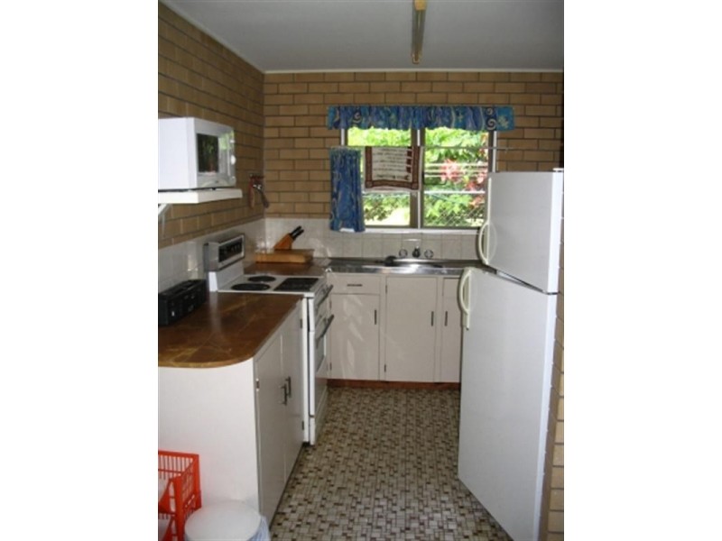 6 Ballow Street, Amity Point QLD 4183