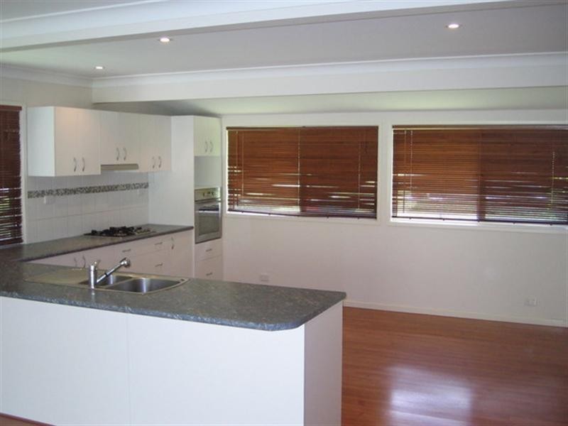 24 Barton Street, Dunwich QLD 4183