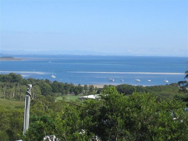 123 Rainbow Crescent, Dunwich QLD 4183