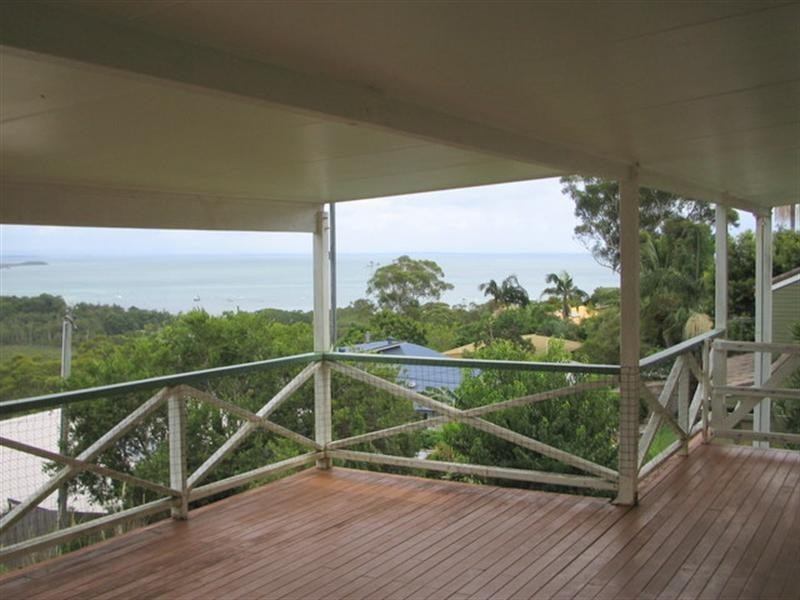 123 Rainbow Crescent, Dunwich QLD 4183