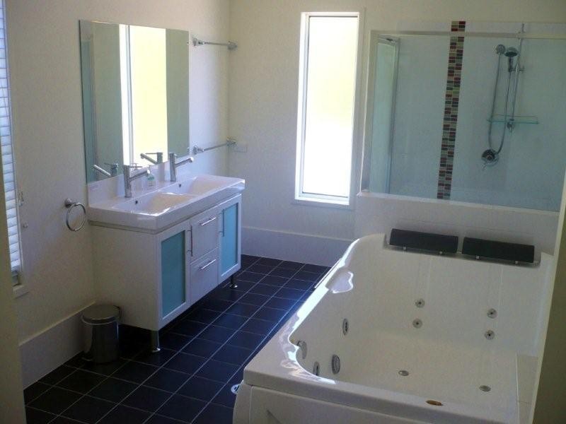 16 Cumming Parade, Point Lookout QLD 4183