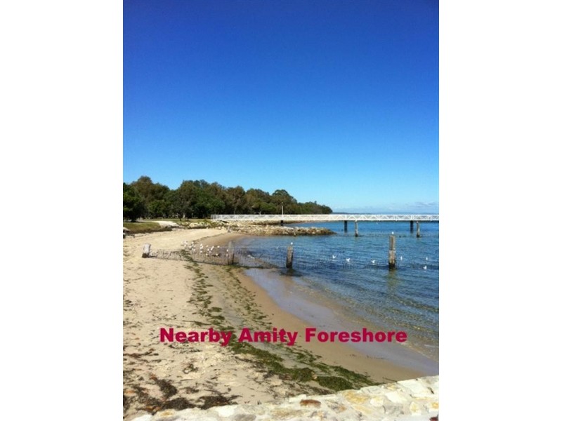 11 Sovereign Road, Amity Point QLD 4183