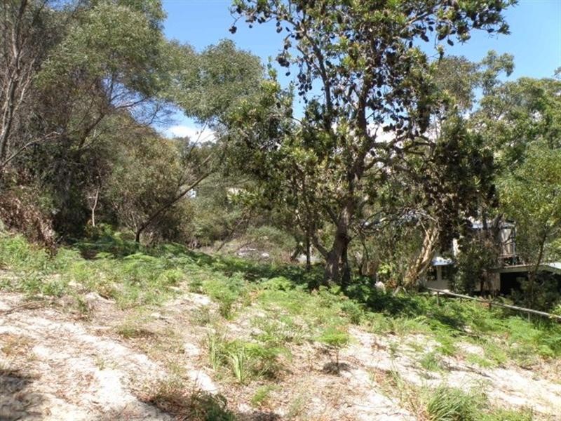 85 Tramican Street, Point Lookout QLD 4183