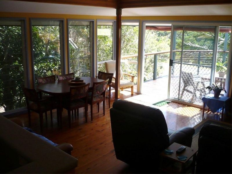 49 Cumming Parade, Point Lookout QLD 4183