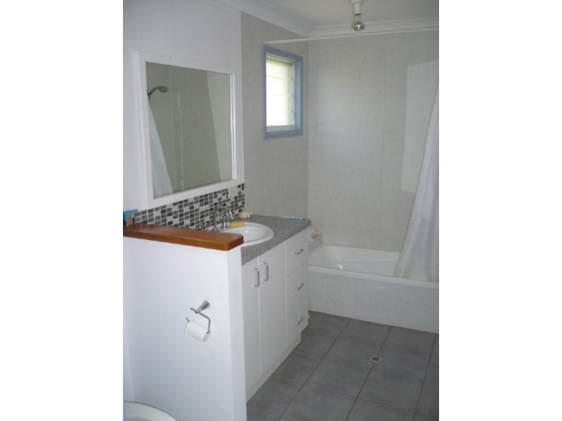 49 Cumming Parade, Point Lookout QLD 4183