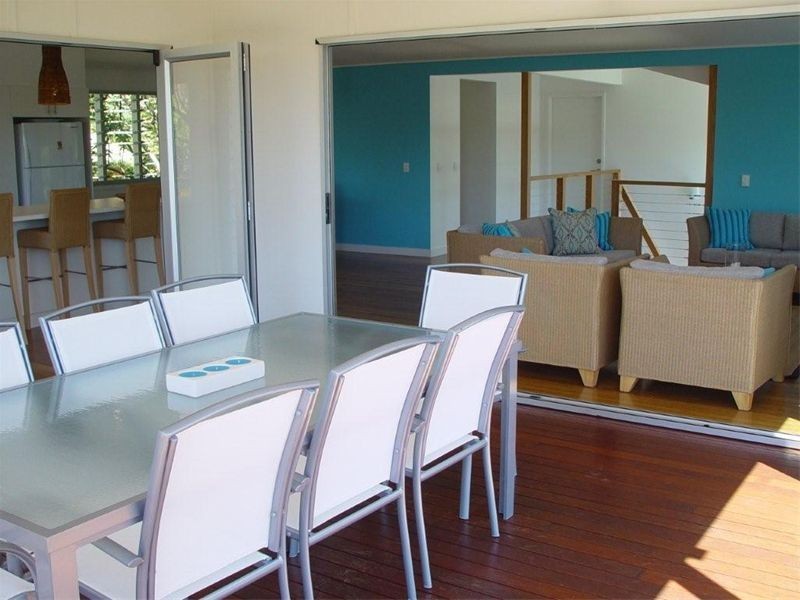 10 Bambara Street, Point Lookout QLD 4183