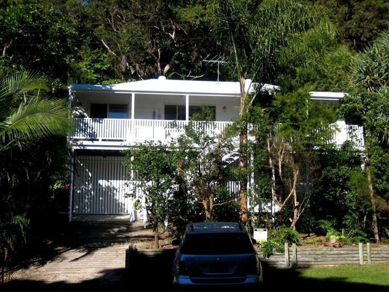 137 Dickson Way, Point Lookout QLD 4183