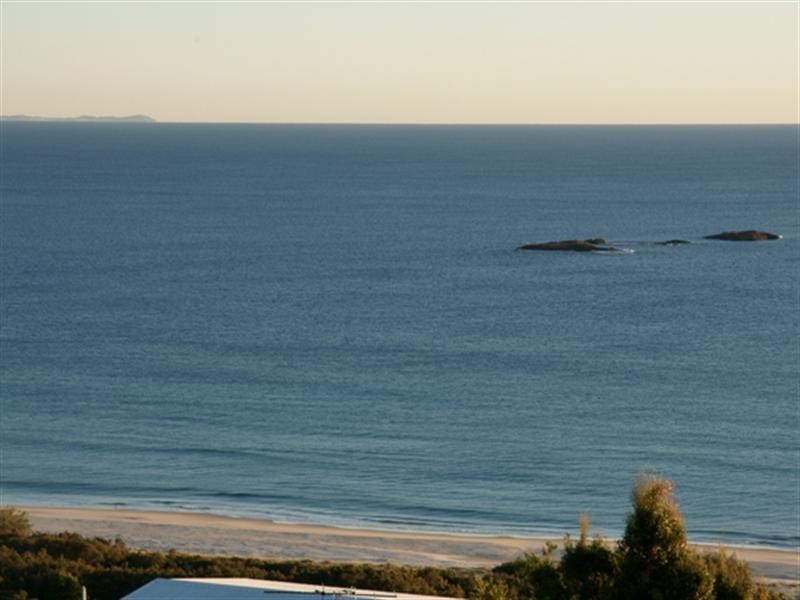 11 PRATT Court, Point Lookout QLD 4183