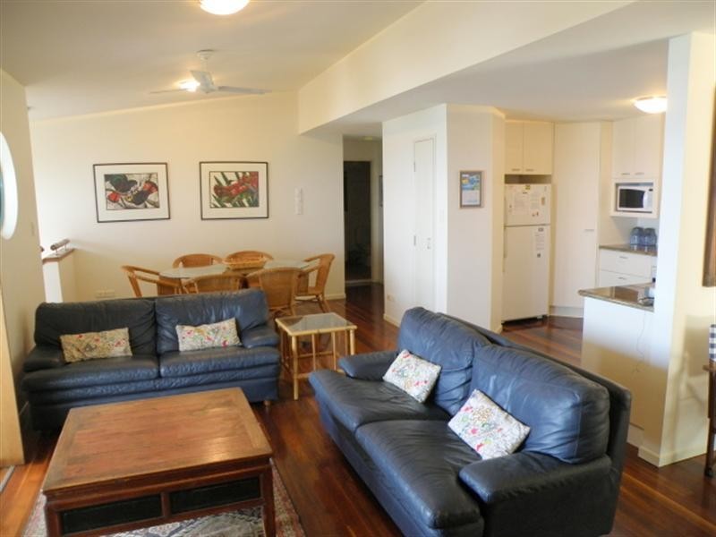 8/6 CUMMING Parade, Point Lookout QLD 4183