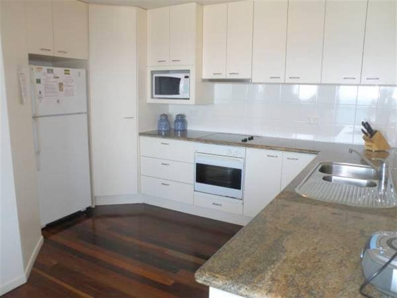 8/6 CUMMING Parade, Point Lookout QLD 4183