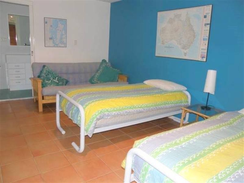 8/6 CUMMING Parade, Point Lookout QLD 4183