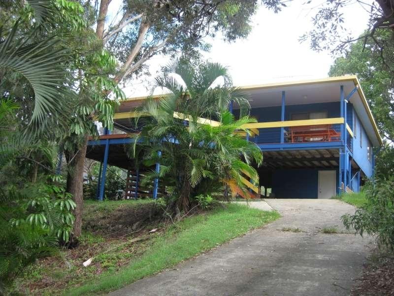 40 CUMMING Parade, Point Lookout QLD 4183