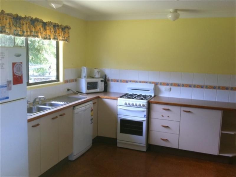 40 CUMMING Parade, Point Lookout QLD 4183