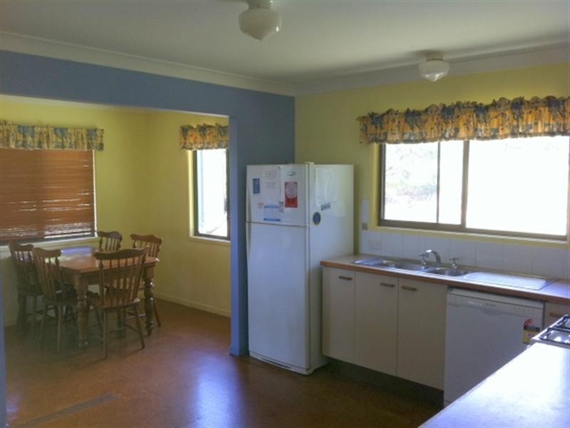 40 CUMMING Parade, Point Lookout QLD 4183