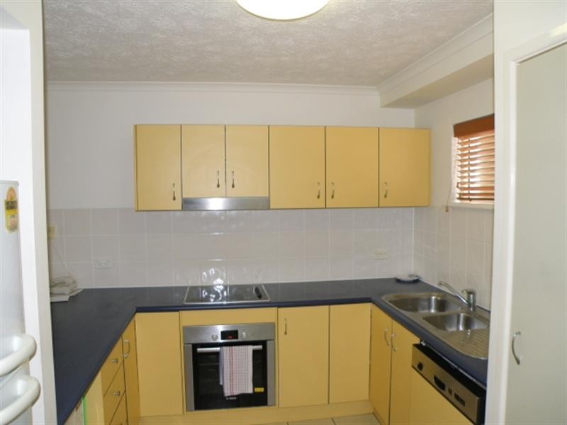 4/11 SAMARINDA Drive, Point Lookout QLD 4183