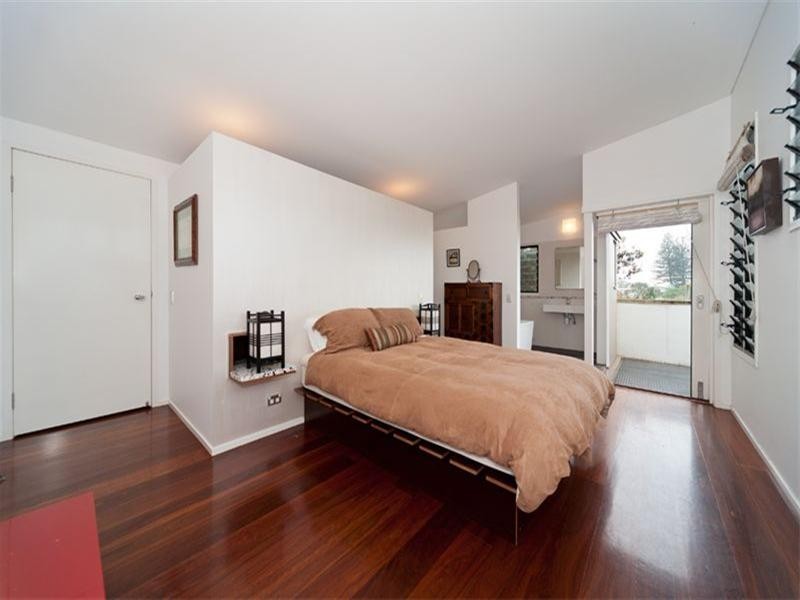 6 Samarinda Drive, Point Lookout QLD 4183