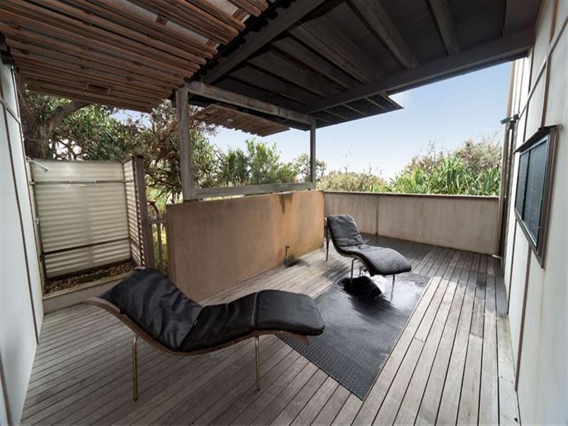 6 Samarinda Drive, Point Lookout QLD 4183