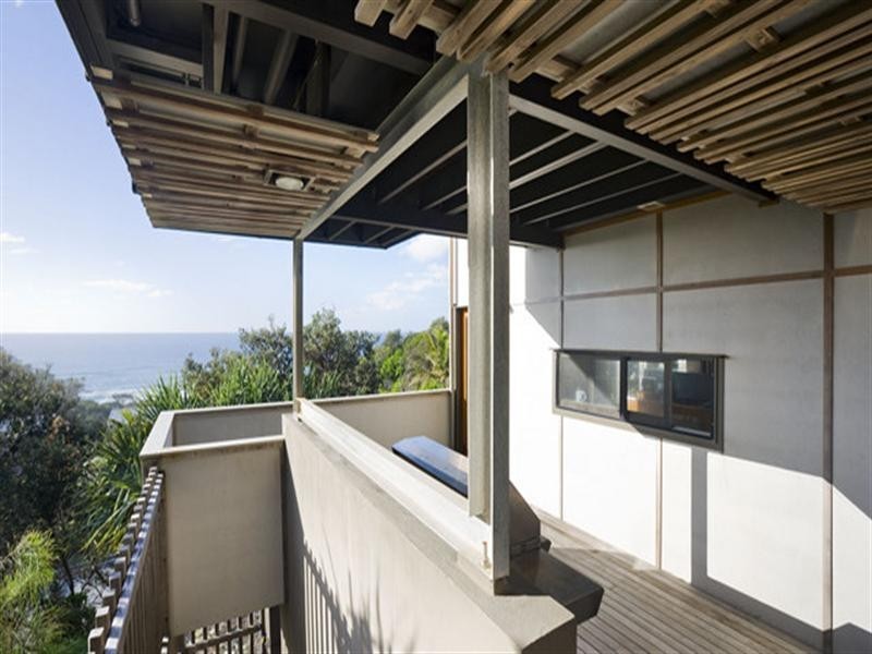 6 Samarinda Drive, Point Lookout QLD 4183