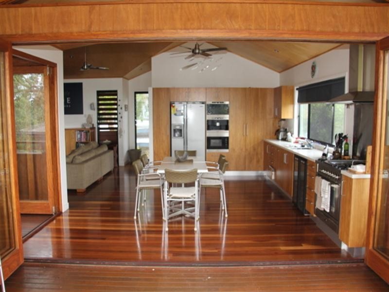 17 Bambara Street, Point Lookout QLD 4183