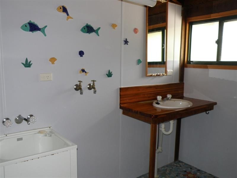 7 Macland Street, Amity Point QLD 4183