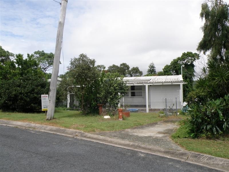 16 Yarrong Road, Point Lookout QLD 4183