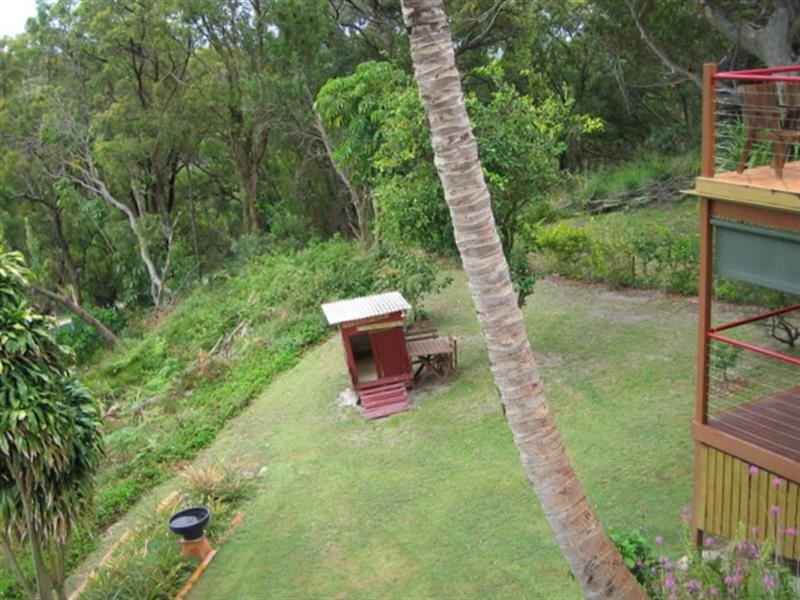 9 Merinda Crescent, Point Lookout QLD 4183